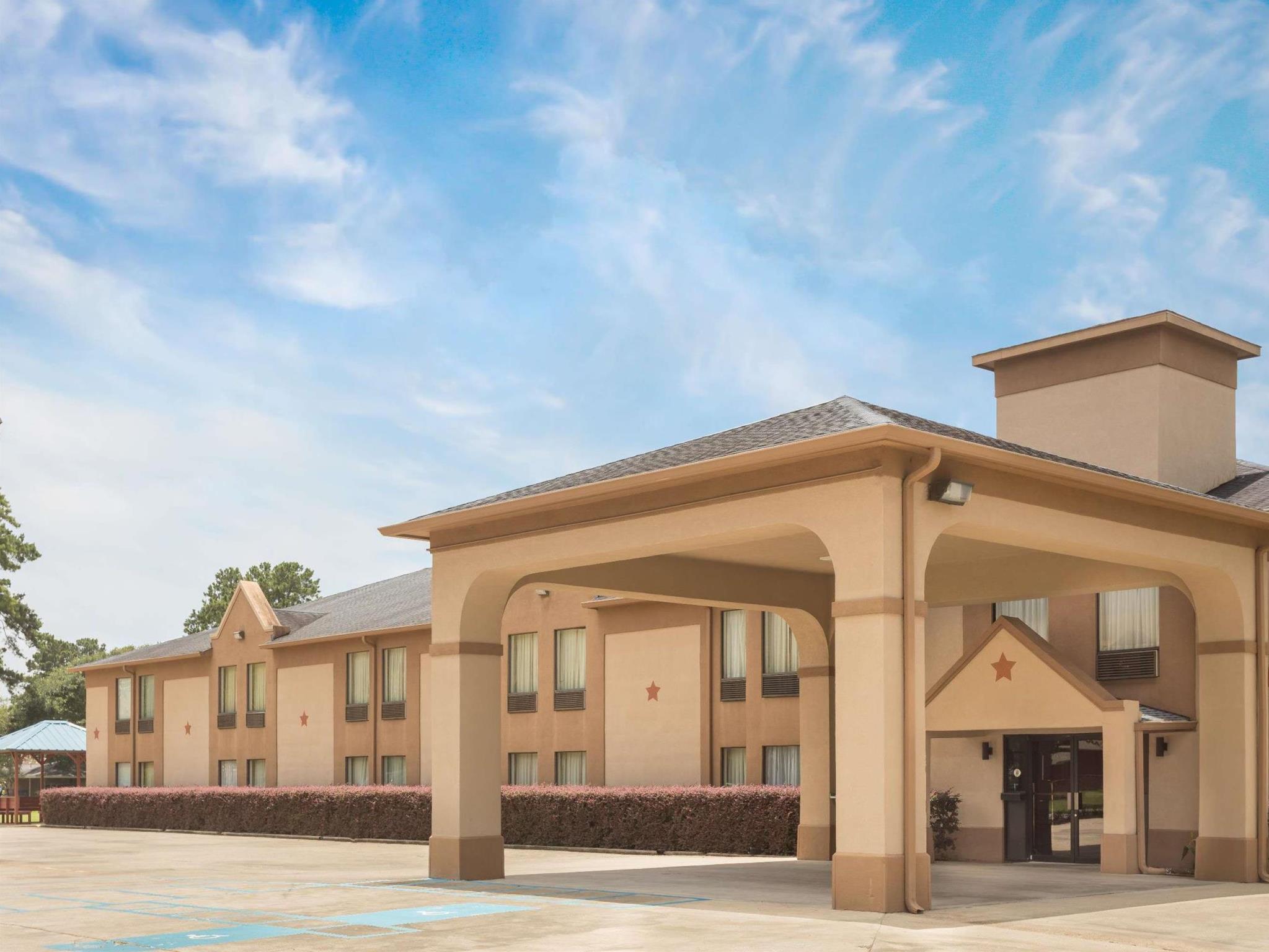 Days Inn & Suites By Wyndham Eunice Exterior photo